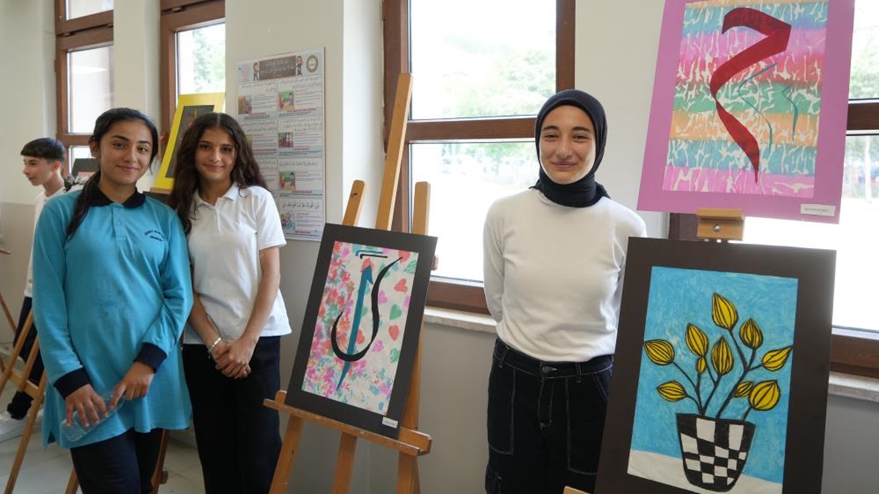 Öğrenciler Atık Malzemeler Sanat (3)