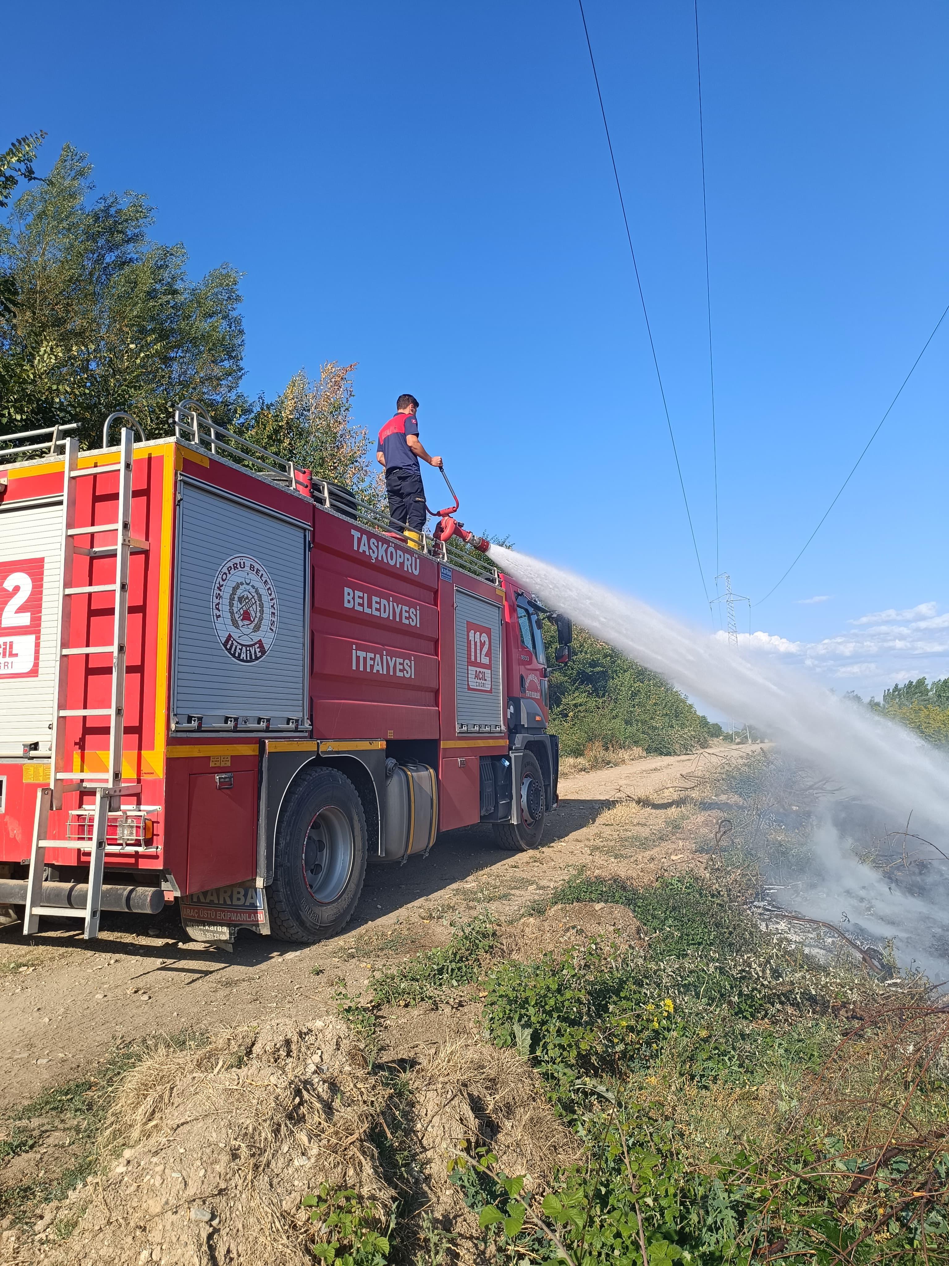 Taşköprü'de Korkutan Yangına Müdahale Edildi