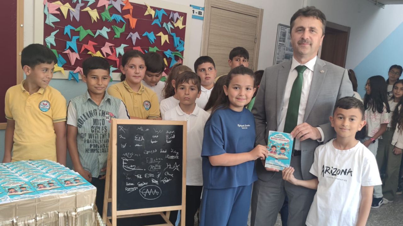Taşköprü’de Minik Kalemler İlk Kitaplarını İmzalarıyla Taçlandırdılar (5)