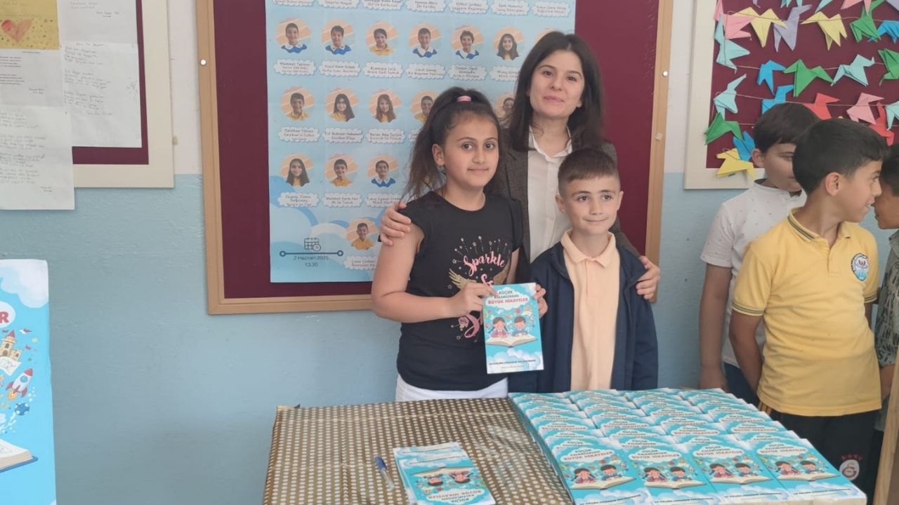 Taşköprü’de Minik Kalemler İlk Kitaplarını İmzalarıyla Taçlandırdılar (7)