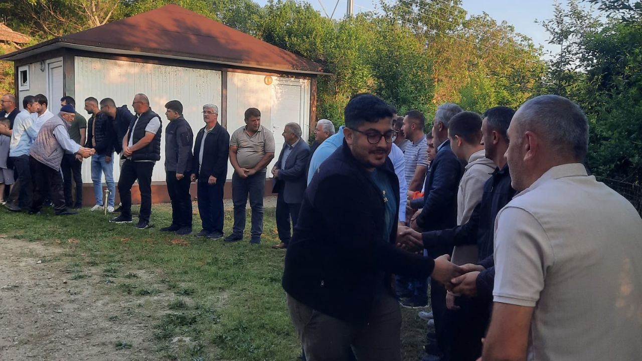 Taşköprü’nün Köyünde Bayram Coşkusu Vatandaşlar Namazda Buluştu (1)
