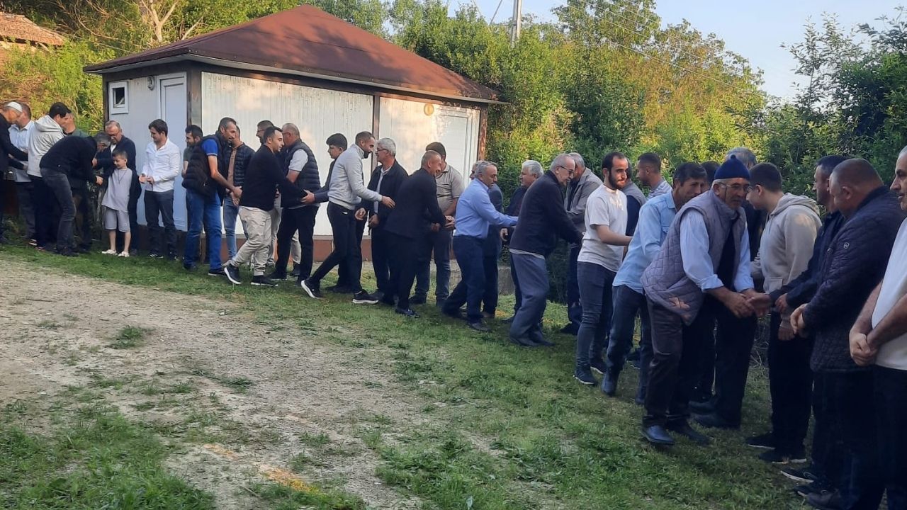 Taşköprü’nün Köyünde Bayram Coşkusu Vatandaşlar Namazda Buluştu (3)