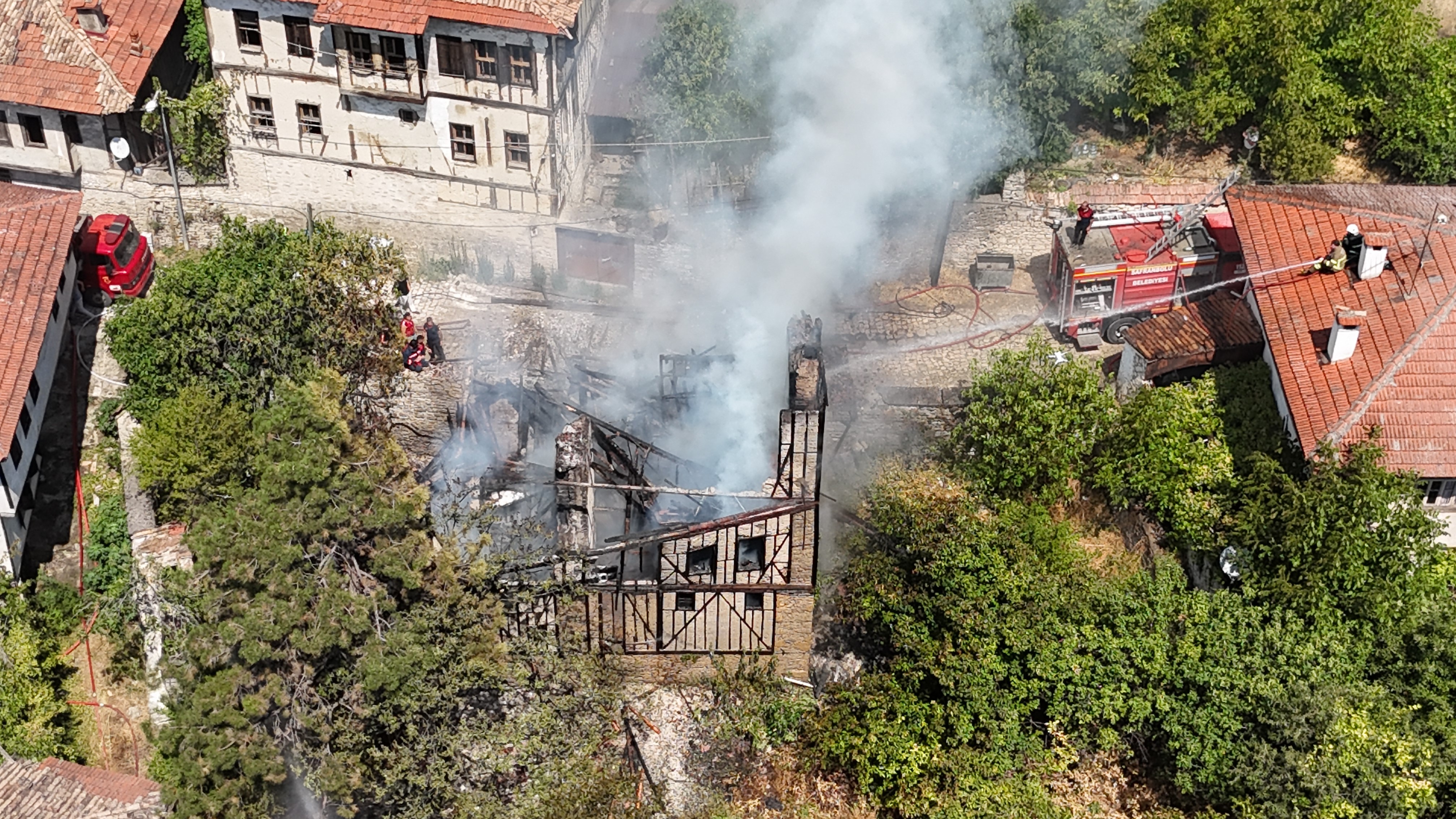 150 Yıllık Tarihi Konak Yangında Kullanılamaz Hale Geldi 7