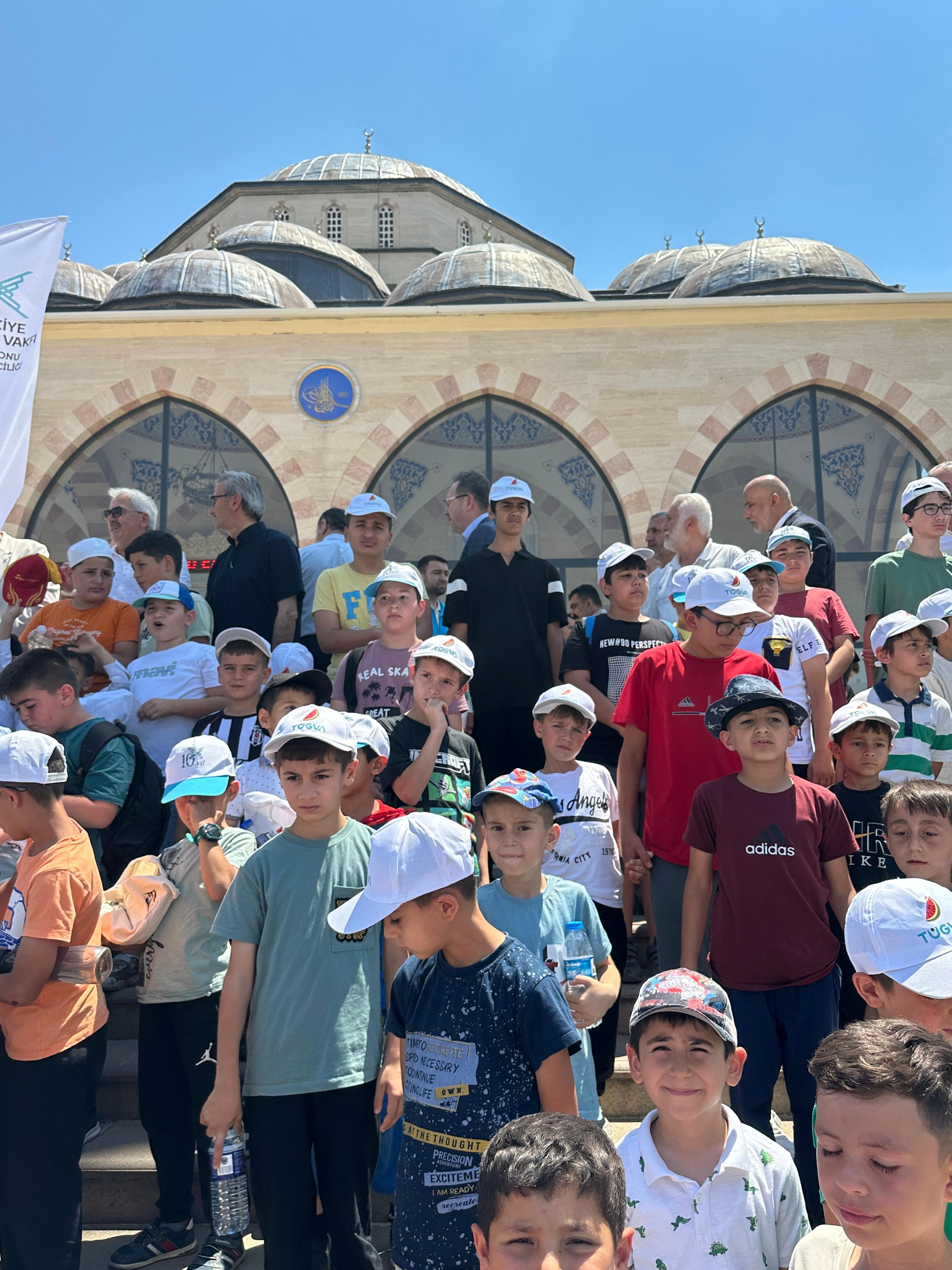 Bakan Yardımcısı Da Katıldı Tügva Kastamonu 960 Öğrenciyle Namaz Kıldı 1