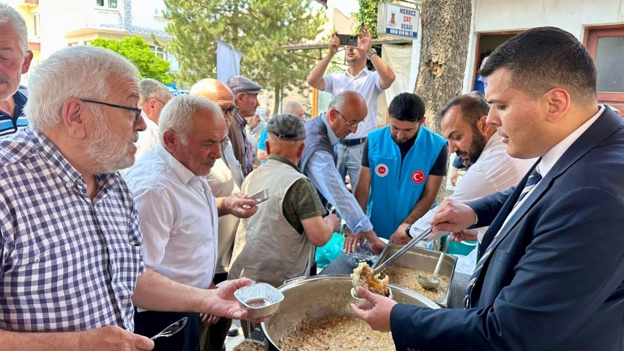 Devrekani’de Muharrem Ayı Bereketi Vatandaşlar Aynı Kazanda Buluştu (1)