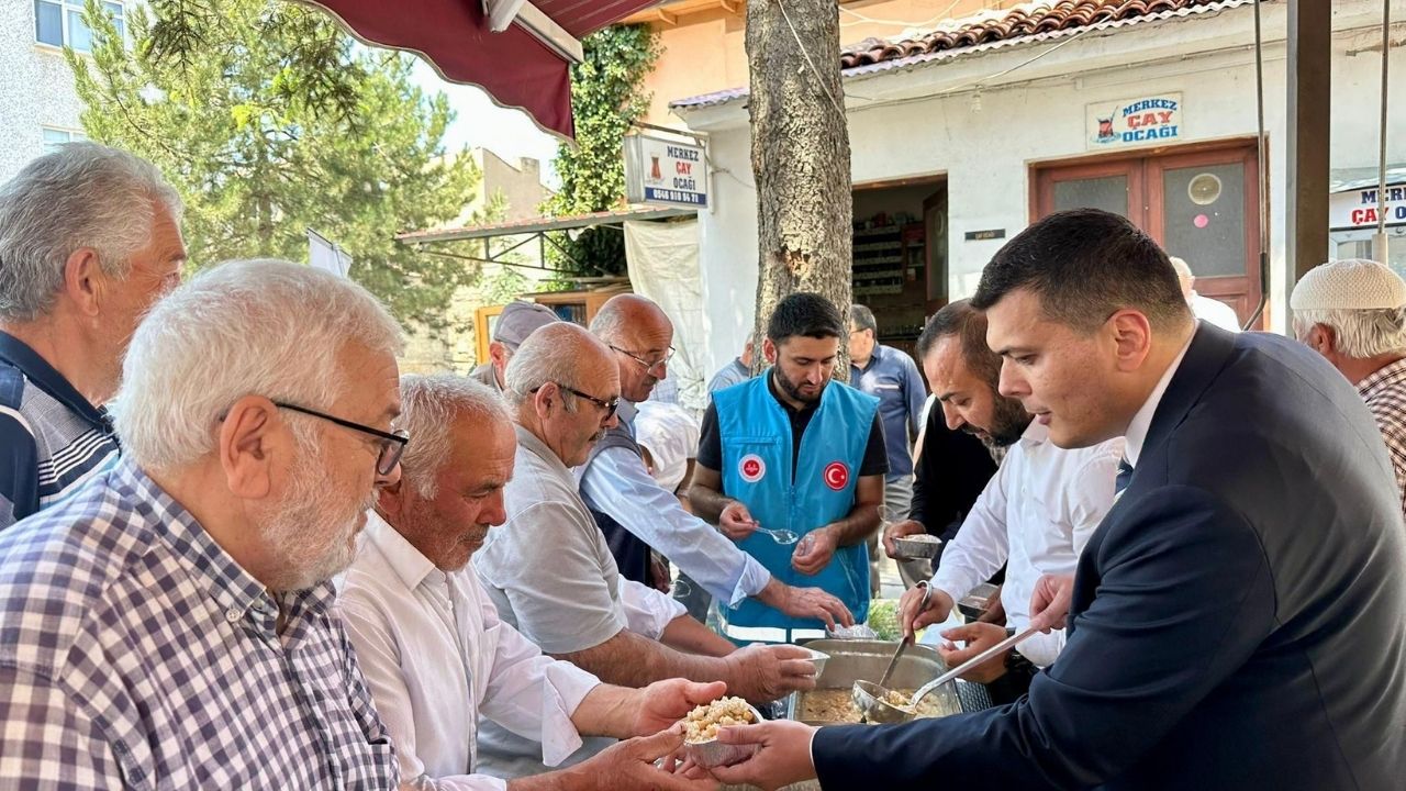 Devrekani’de Muharrem Ayı Bereketi Vatandaşlar Aynı Kazanda Buluştu (2)