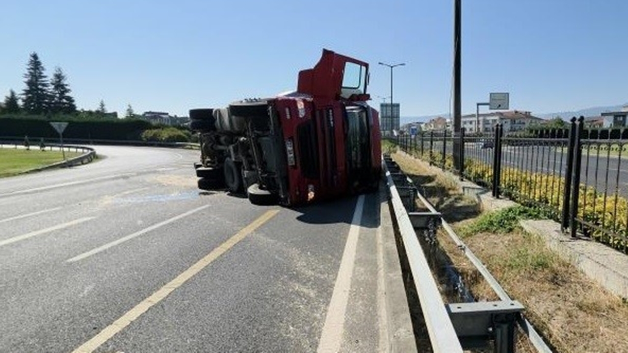 Düzce Saman Yüklü Tır (4)
