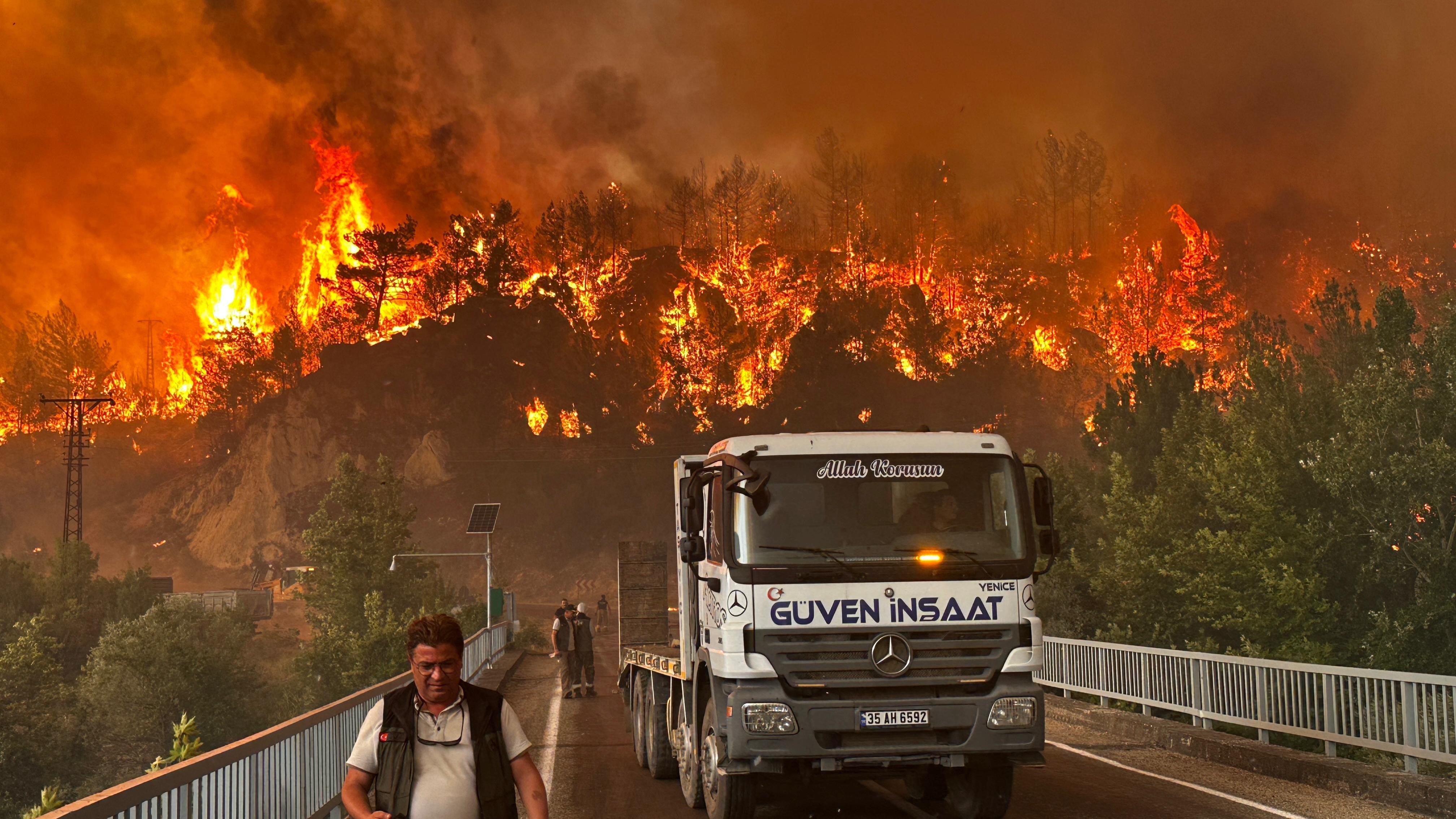 Feci Orman Yangınındada Korkutan Manzara! 4
