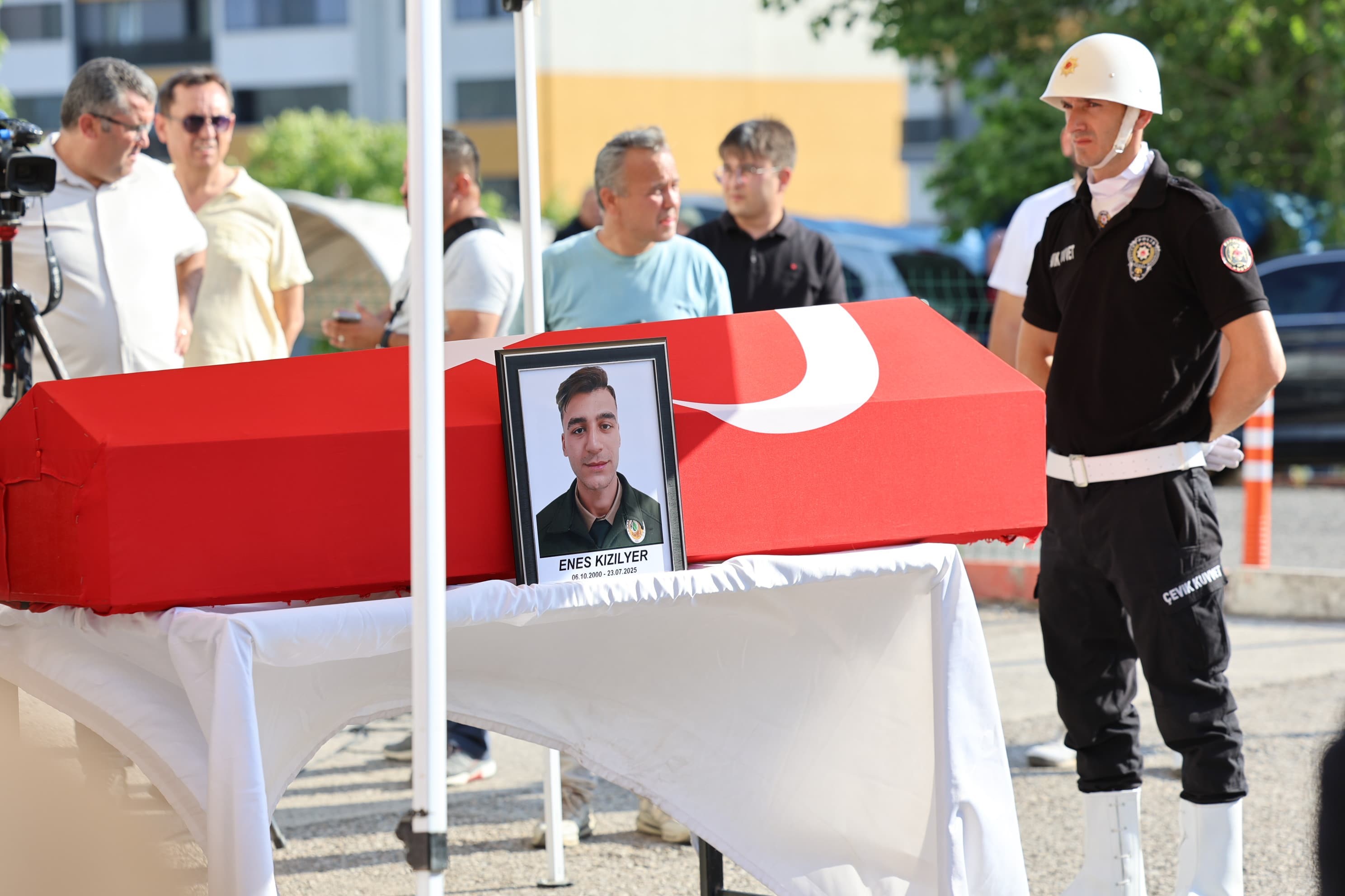 Feci Yangında Şehit Olan Orman Muhafaza Memuru Son Yolculuğuna Uğurlandı 4