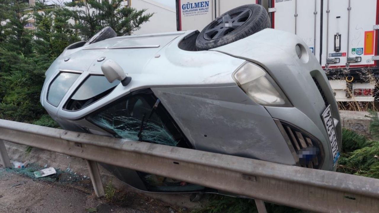 Hurdaya Dönen Otomobilden Sağ Çıktılar Emniyet Kemeri Hayat Kurtardı (1)
