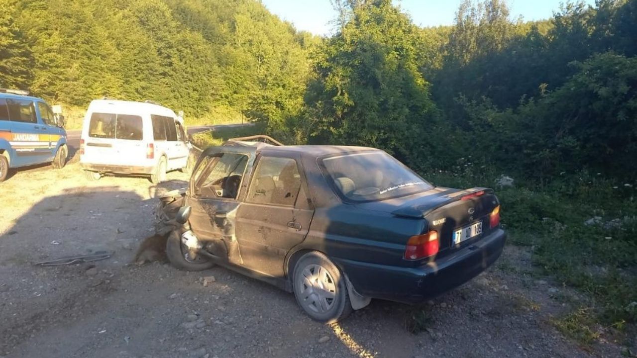 İnebolu Küre Karayolunda Feci Kaza 2 Kişi Yaralandı (1)