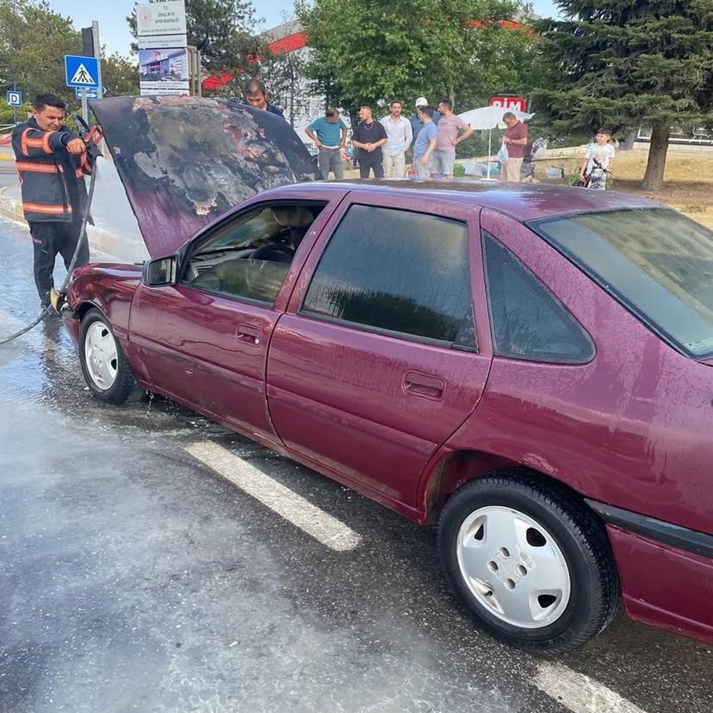 Kastamonu Çankırı Otomobil Alev Aldı (2)