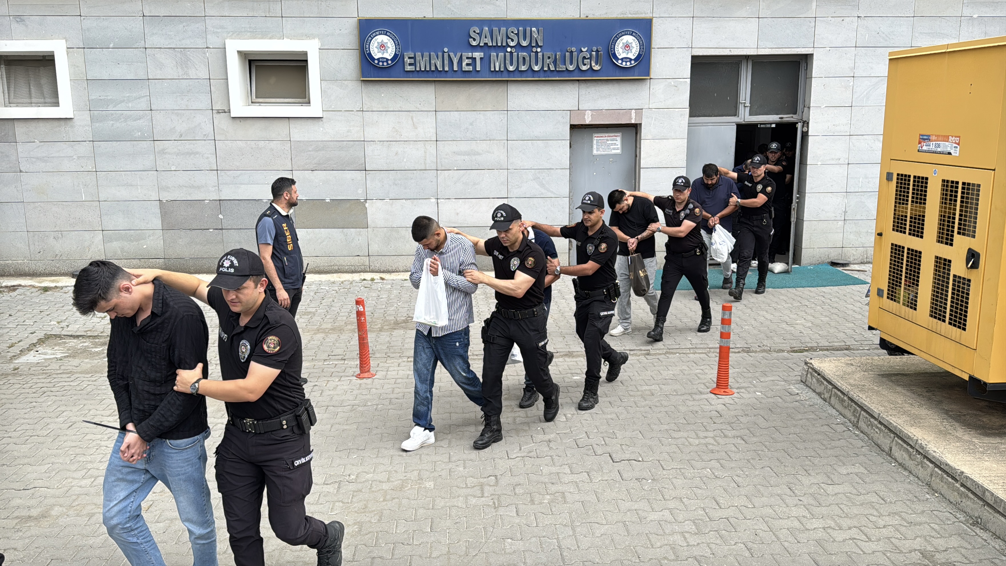 Kastamonu Da Dahil 12 Ilde Operasyon 70 Şüpheliden 19'U Tutuklandı 1