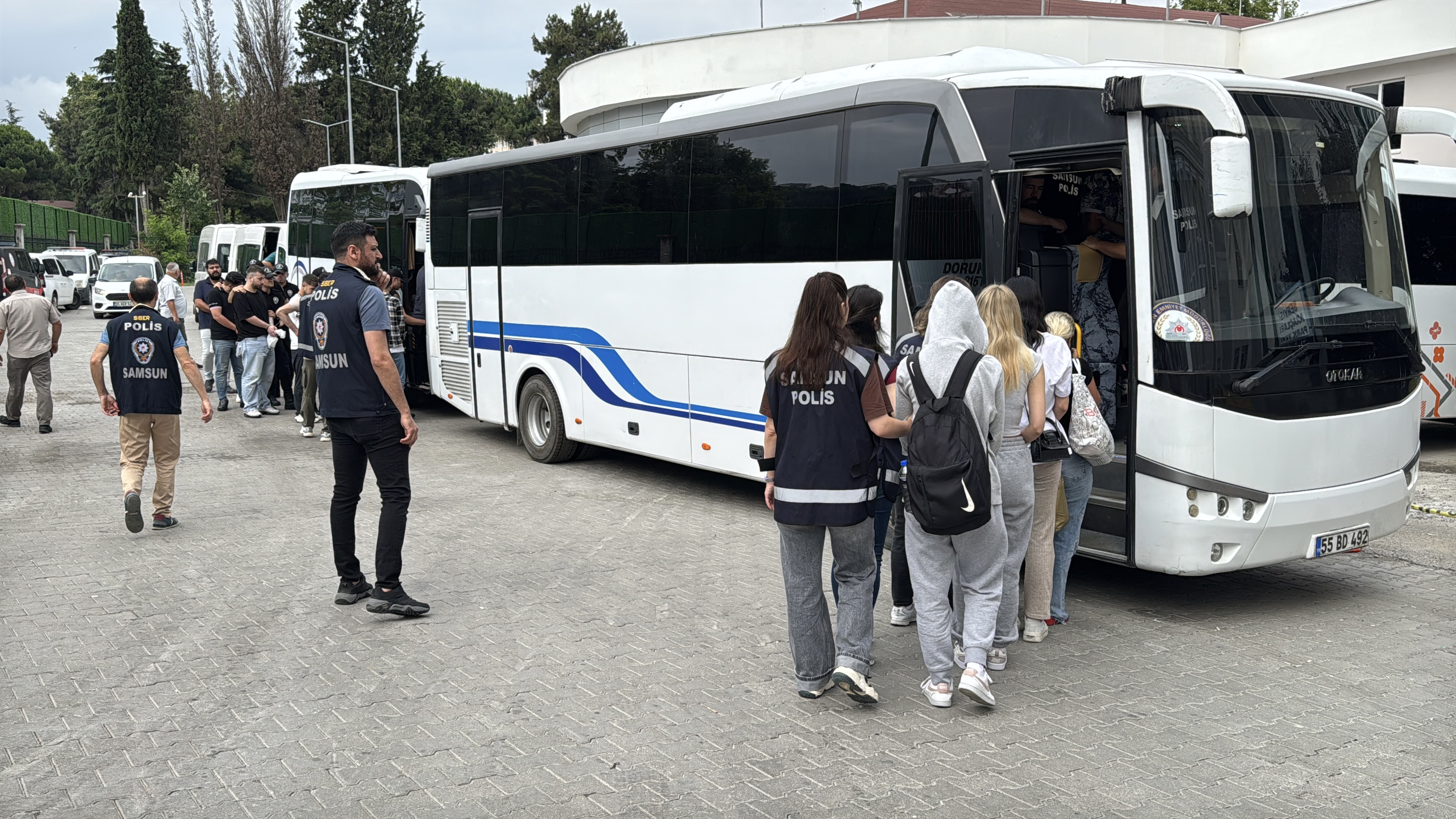 Kastamonu Da Dahil 12 Ilde Operasyon 70 Şüpheliden 19'U Tutuklandı 8