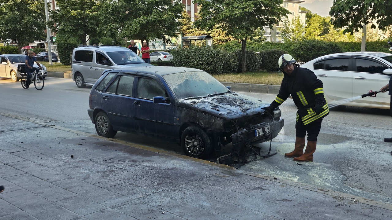 Kastamonu Merkez Otomobil Yangını (1)-2