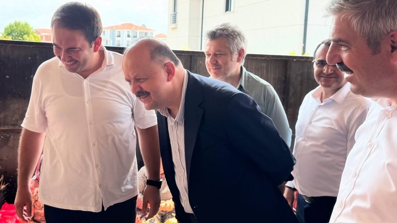 Kastamonu Protokolü Alatarla Sarımsak Pazarı’nda Üreticilerle Buluştu (1)