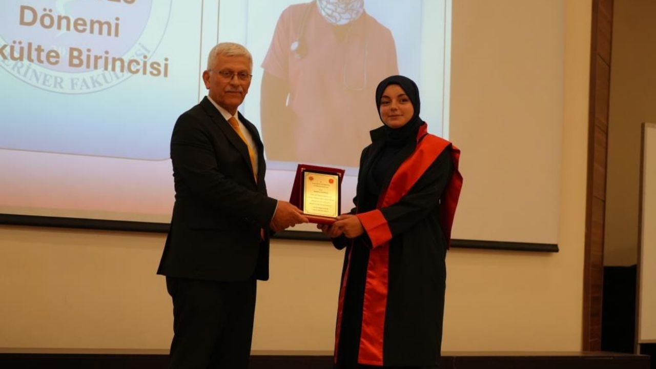 Kastamonu Üniversitesi’nde Mezuniyet Coşkusu Yeni Veteriner Hekimler Göreve Hazır! (5)