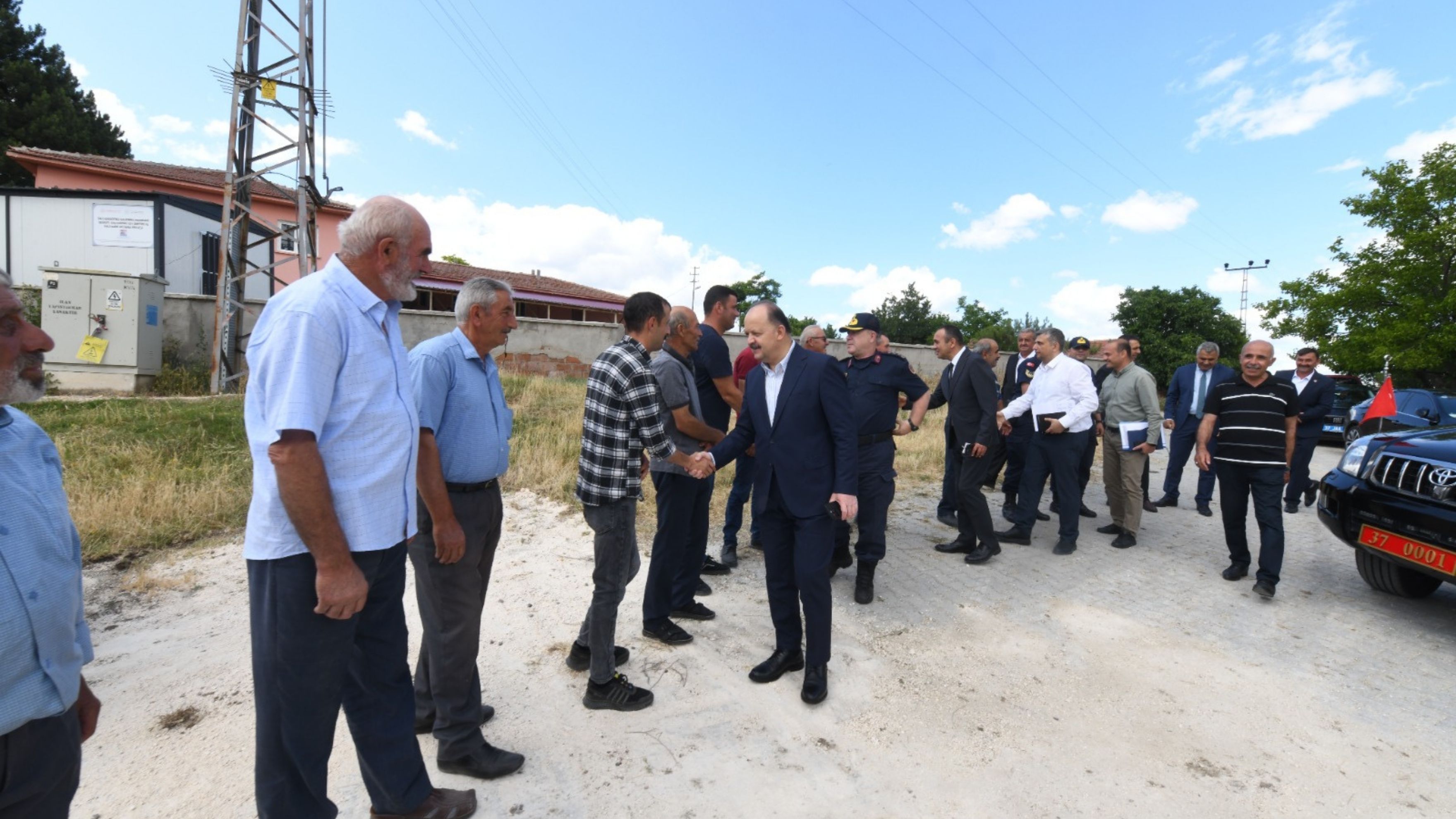 Kastamonu Valisi Köy Köy Geziyor Vatandaşlarla Birebir Görüştü! (2)