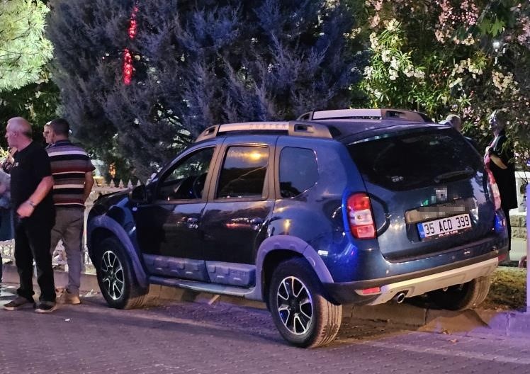 Kastamonu'da Fenalaşan Sürücü Korkuluklara Çarptı! 1