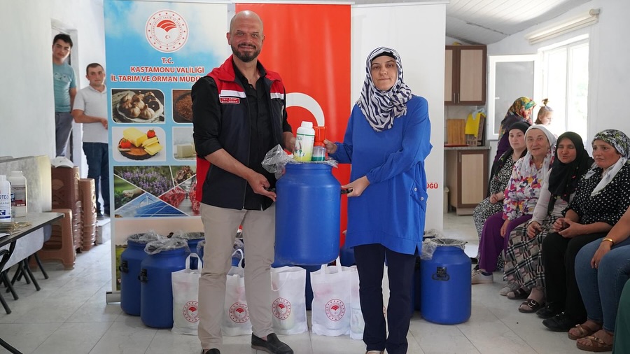 Kastamonu'da Köy Köy Gezip Eğitim Verdiler 150 Üretici Sertifika Aldı 4