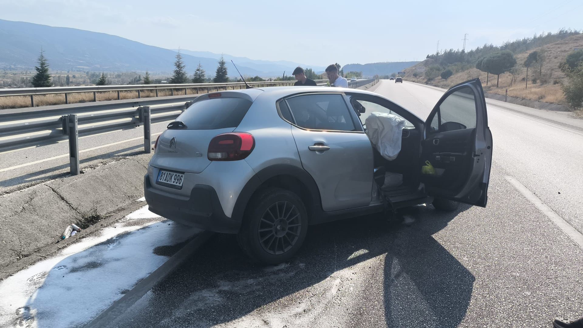 Kastamonu'da Otomobil Kanala Düştü Yaralılar Var!