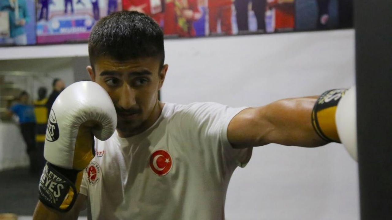 Kastamonulu Şampiyon Gündüz Sanayide Akşam Ringde Mücadele Ediyor (2)