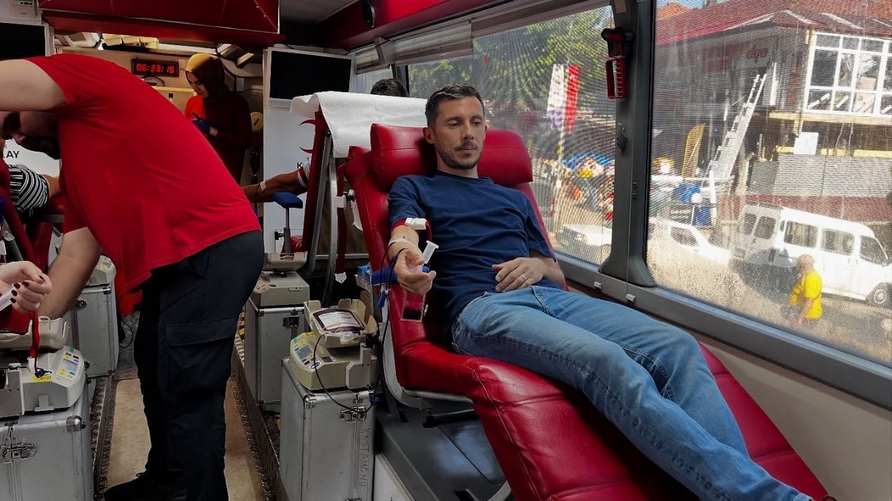 Kastamonu’nun Ilçesinde Kızılay’a Yoğun Ilgi (1)
