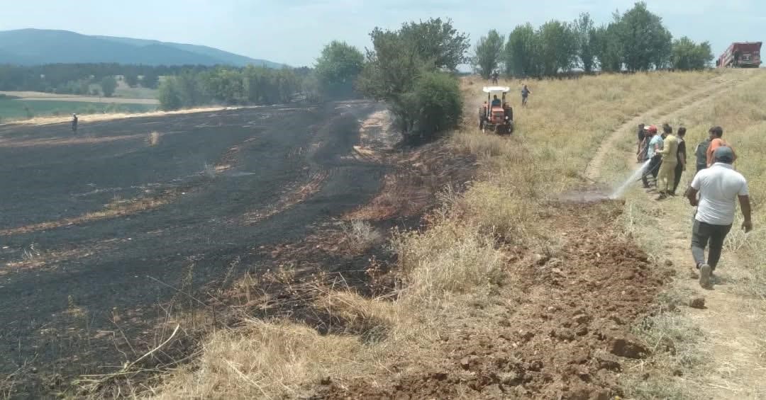 Kastamonu'nun Ilçesinde Yangın Hızlı Müdahale Faciayı Önledi 12
