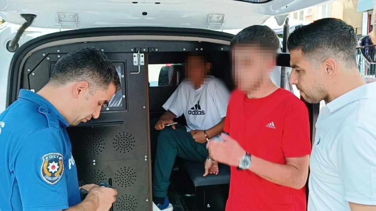 Mahalle Kavgasında Kan Aktı 1 Polis Yaralandı, 4 Kişi Gözaltında (2)