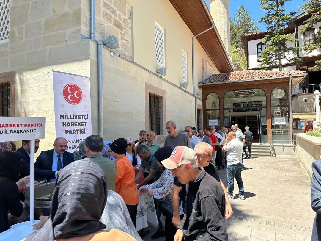 Mhp Kastamonu Aşure Ikramıyla Vatandaşlarla Buluştu