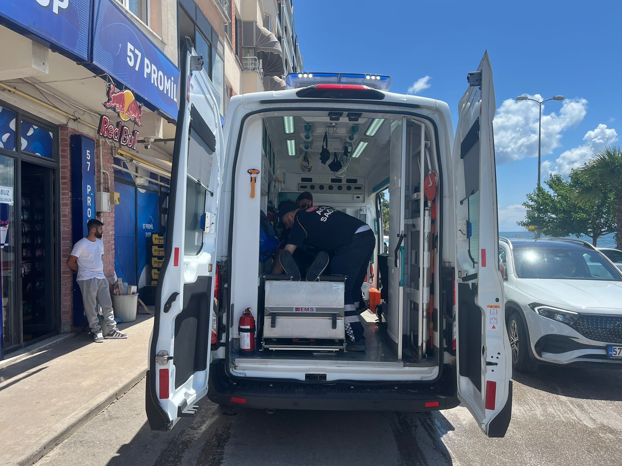 Motosiklet Ile Otomobil Çarpıştı 2 Yaralı 4