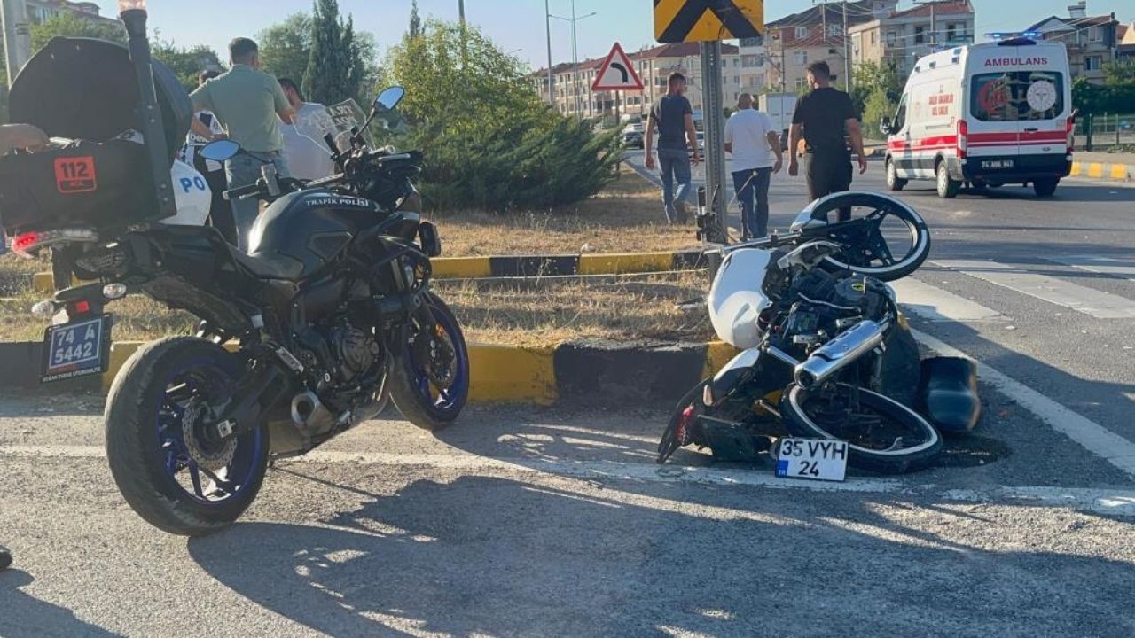 Önce Otomobile Ardından Refüje Çarptı 1 Yaralı Var (2)