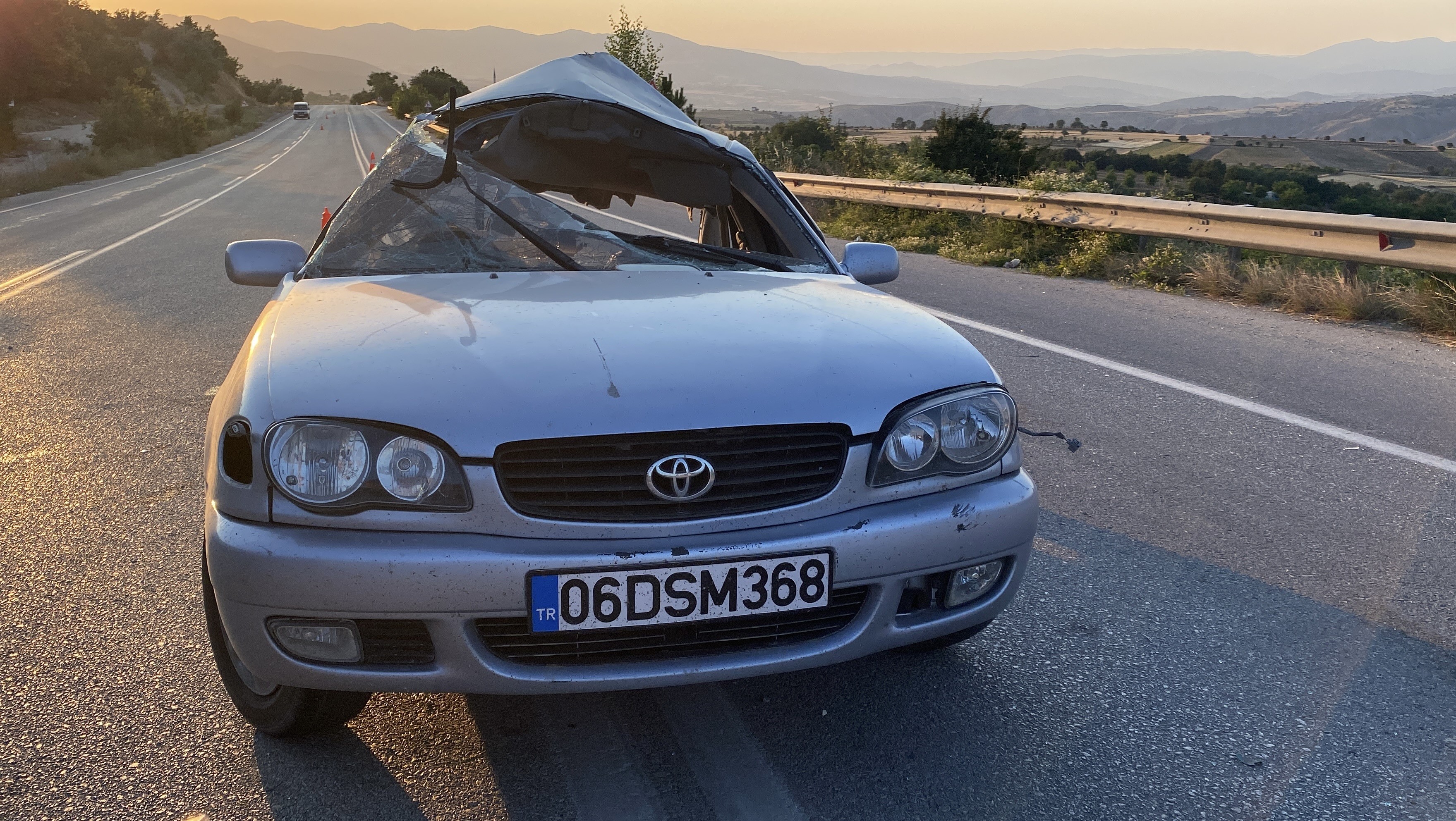 Otomobil Ile Minibüs Çarpıştı 11 Yaralı!