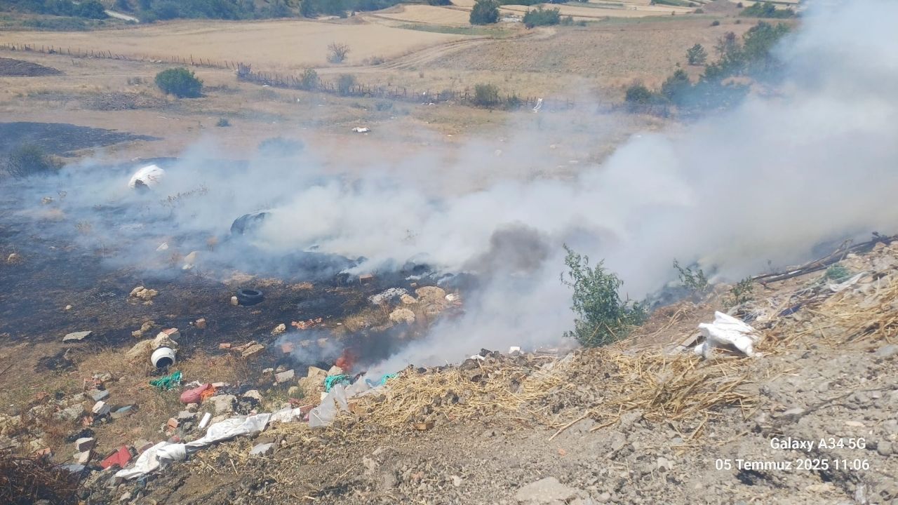 Son Dakika… Taşköprü’de Korkutan Ot Yangını (2)