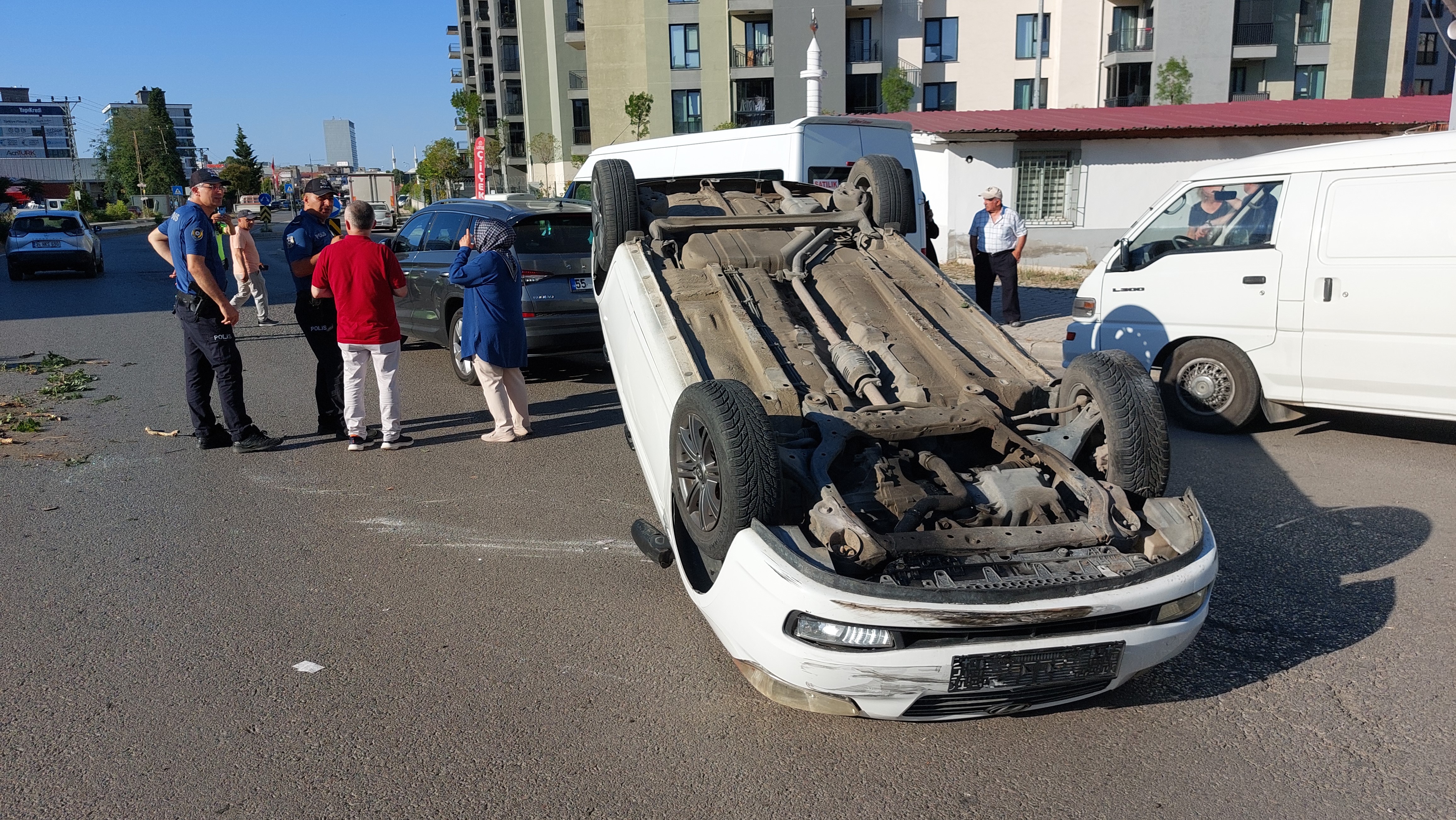 Takla Atan Otomobilde 1 Kişi Yaralandı 2