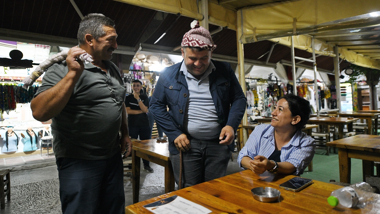 Tarihi Çarşıda Seyirlik Oyunu (2)
