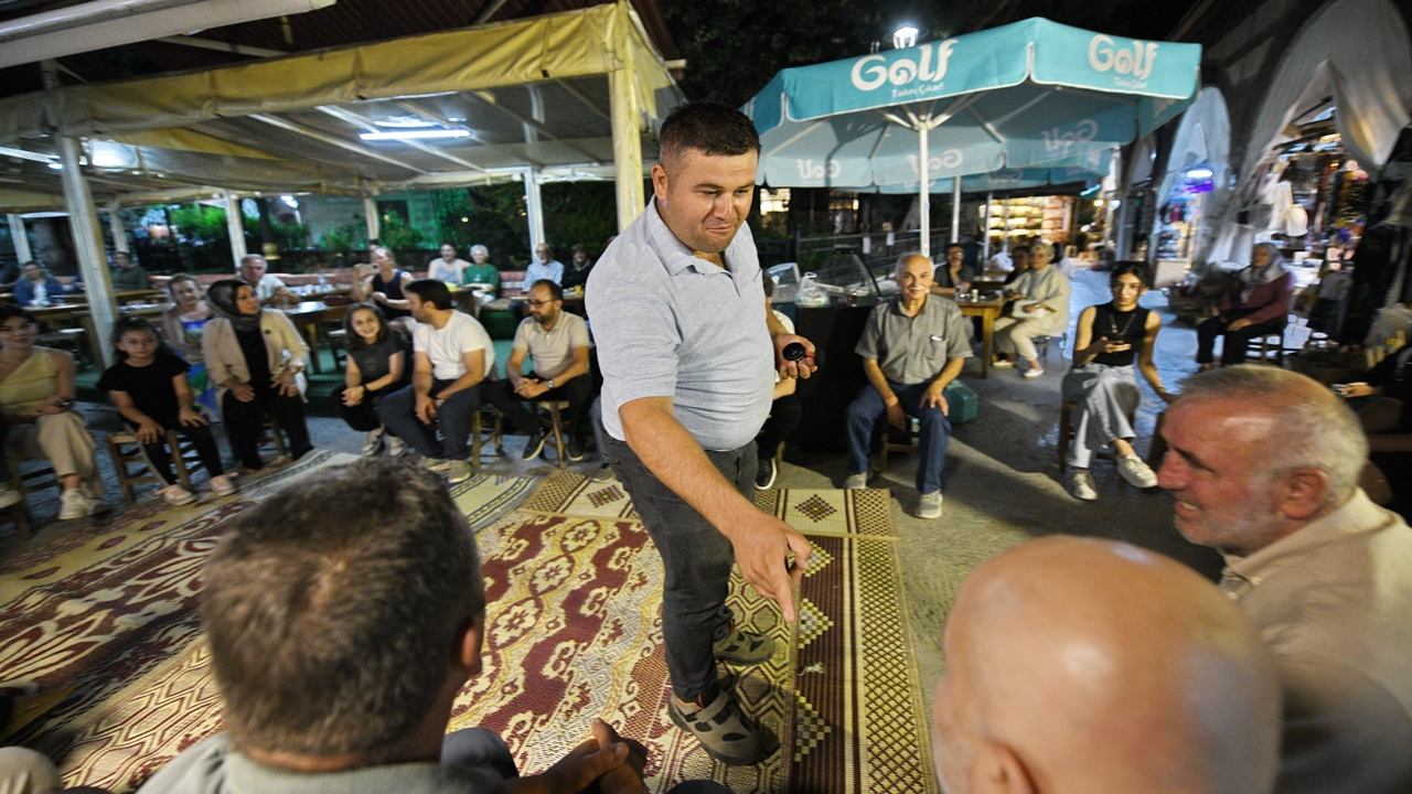 Tarihi Çarşıda Seyirlik Oyunu (6)
