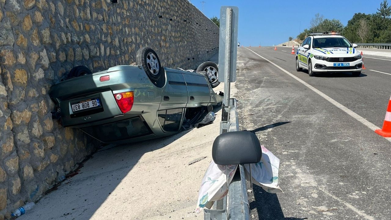 Taşköprü Hanönü Yolunda Feci Kaza Araç Ters Döndü, 2 Yaralı (1)