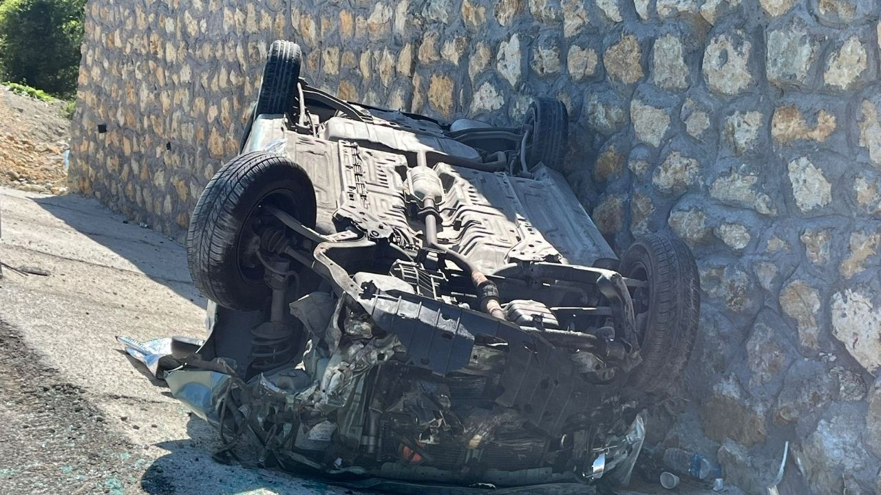 Taşköprü Hanönü Yolunda Feci Kaza Araç Ters Döndü, 2 Yaralı (2)