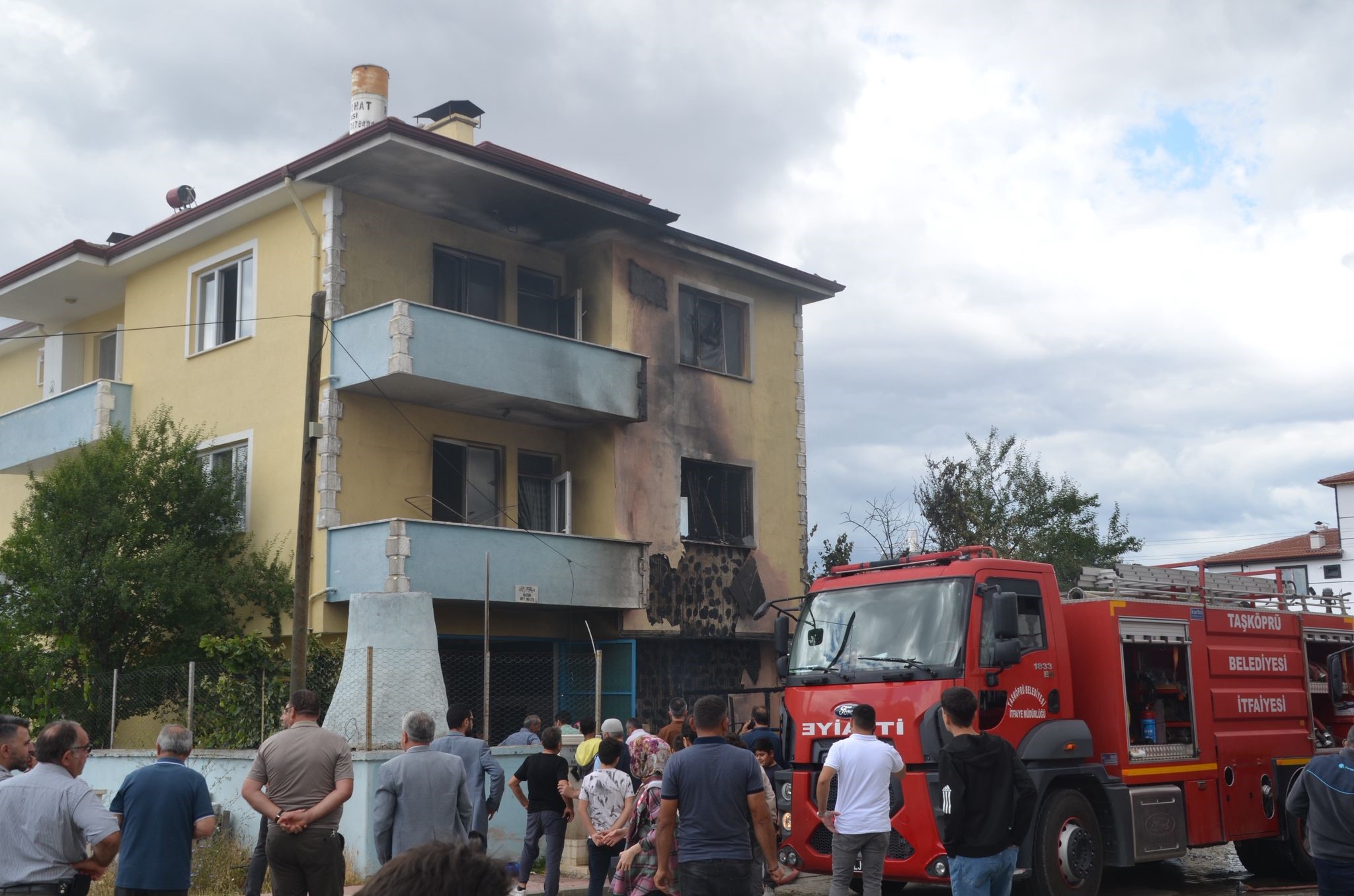 Taşköprü'de 3 Katlı Binayı Küle Çeviren Feci Yangının Detayları Belli Oldu 3