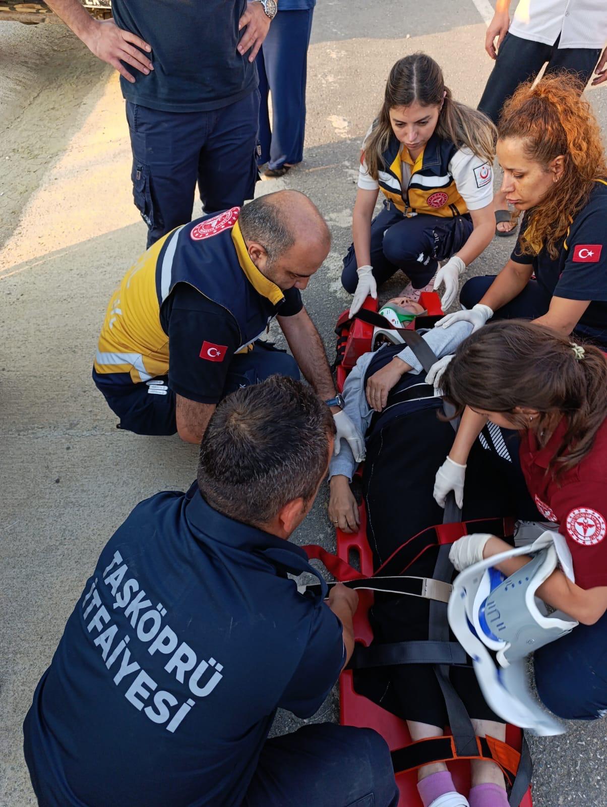 Taşköprü'de Feci Kaza Araç Devrildi, 1 Kişi Araçta Sıkıştı! 2