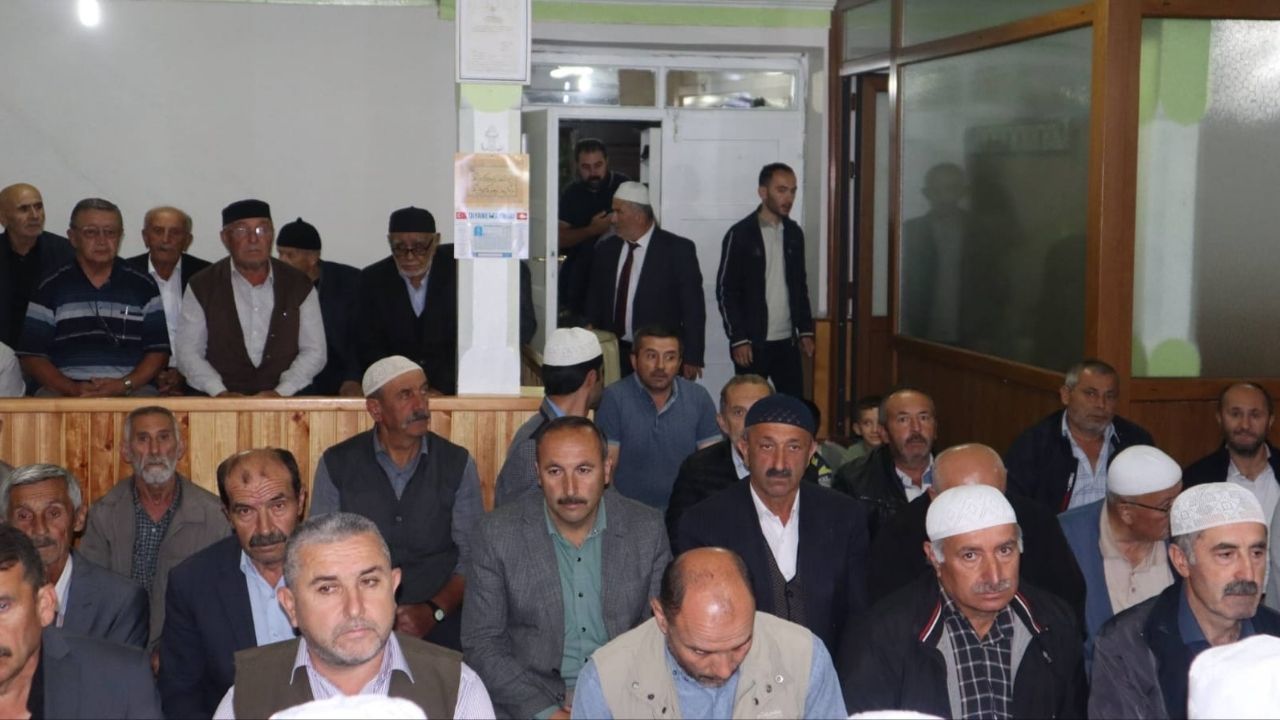 Taşköprü’de Merhum Niyazi Bilgin İçin Mevlid Programı Düzenlendi (10)