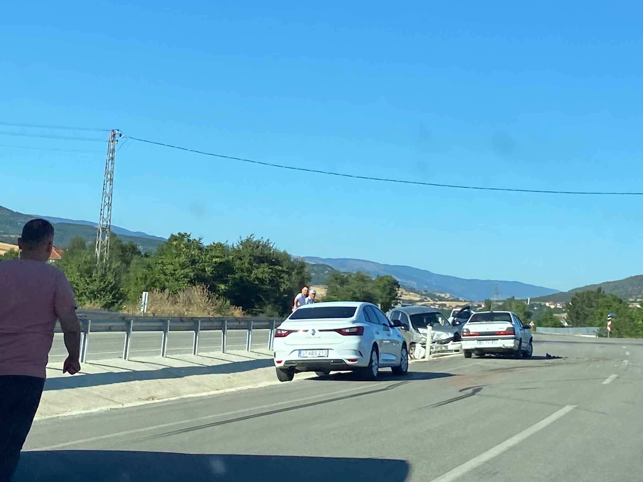 Taşköprü'de Trafik Kazası 3 Yaralı! 8