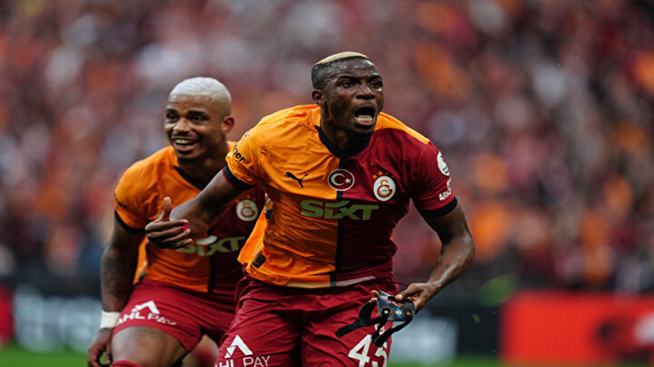Victor Osimhen (1)