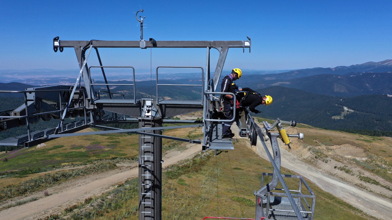 Yurduntepe Kayak Merkezi'ndeki Teleferik Yeni Sezona Hazırlanıyor! 13