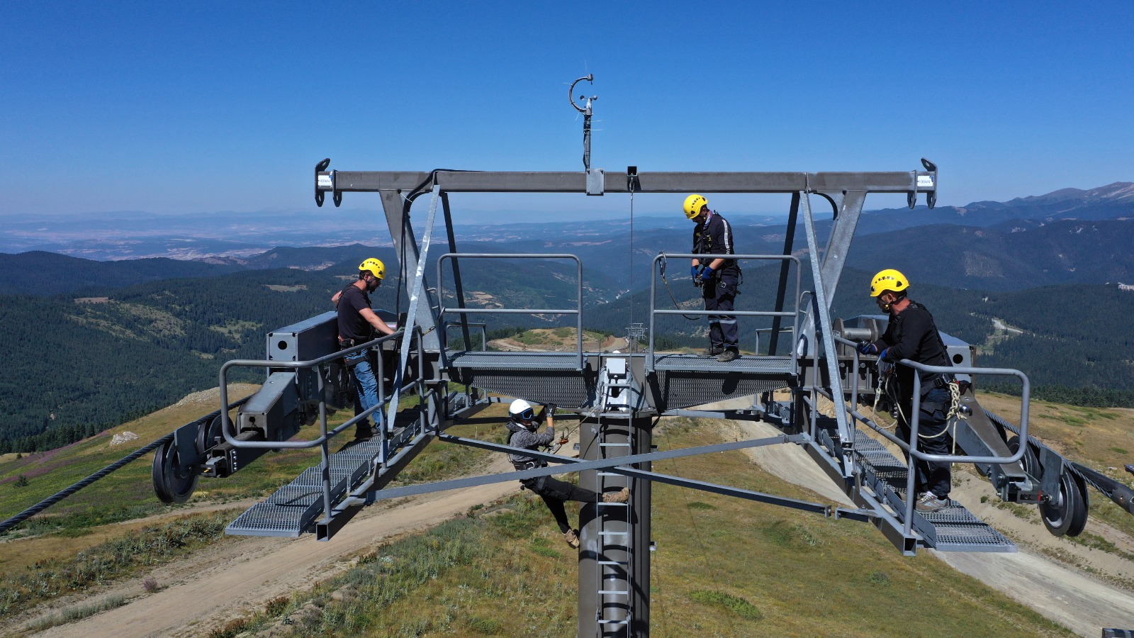Yurduntepe Kayak Merkezi'ndeki Teleferik Yeni Sezona Hazırlanıyor! 20