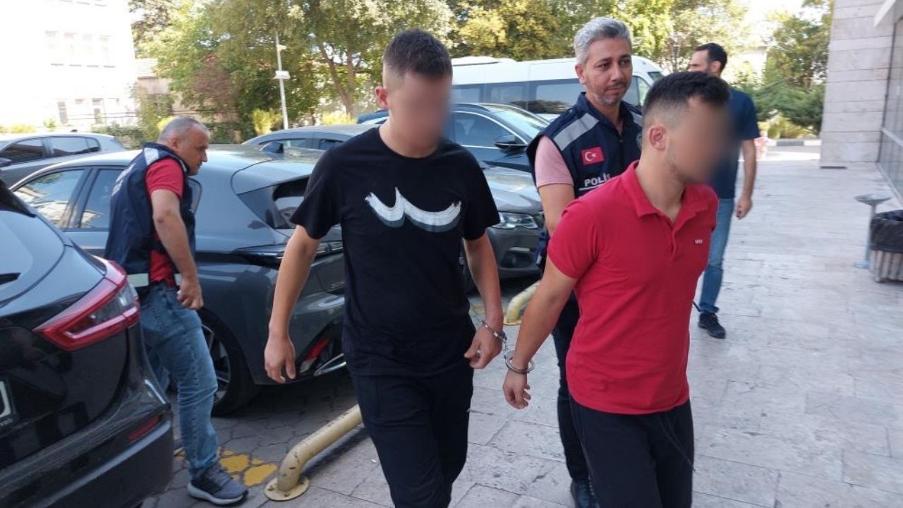 8 Günlük Kaçış Son Buldu Pompalı Tüfekli Saldırının Zanlıları Yakalandı (2)