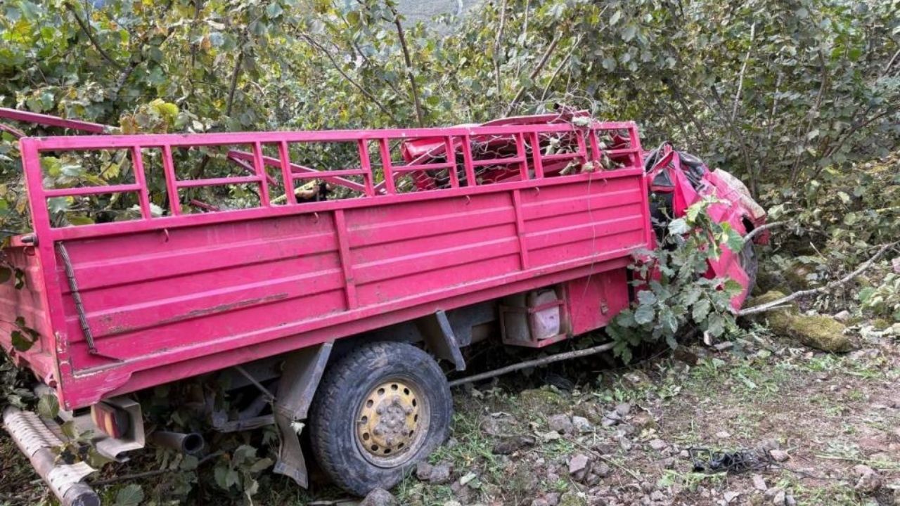 Bahçeye Yuvarlanan Kamyonet 4 Can Aldı, 1 Kişi Yaralı (2)