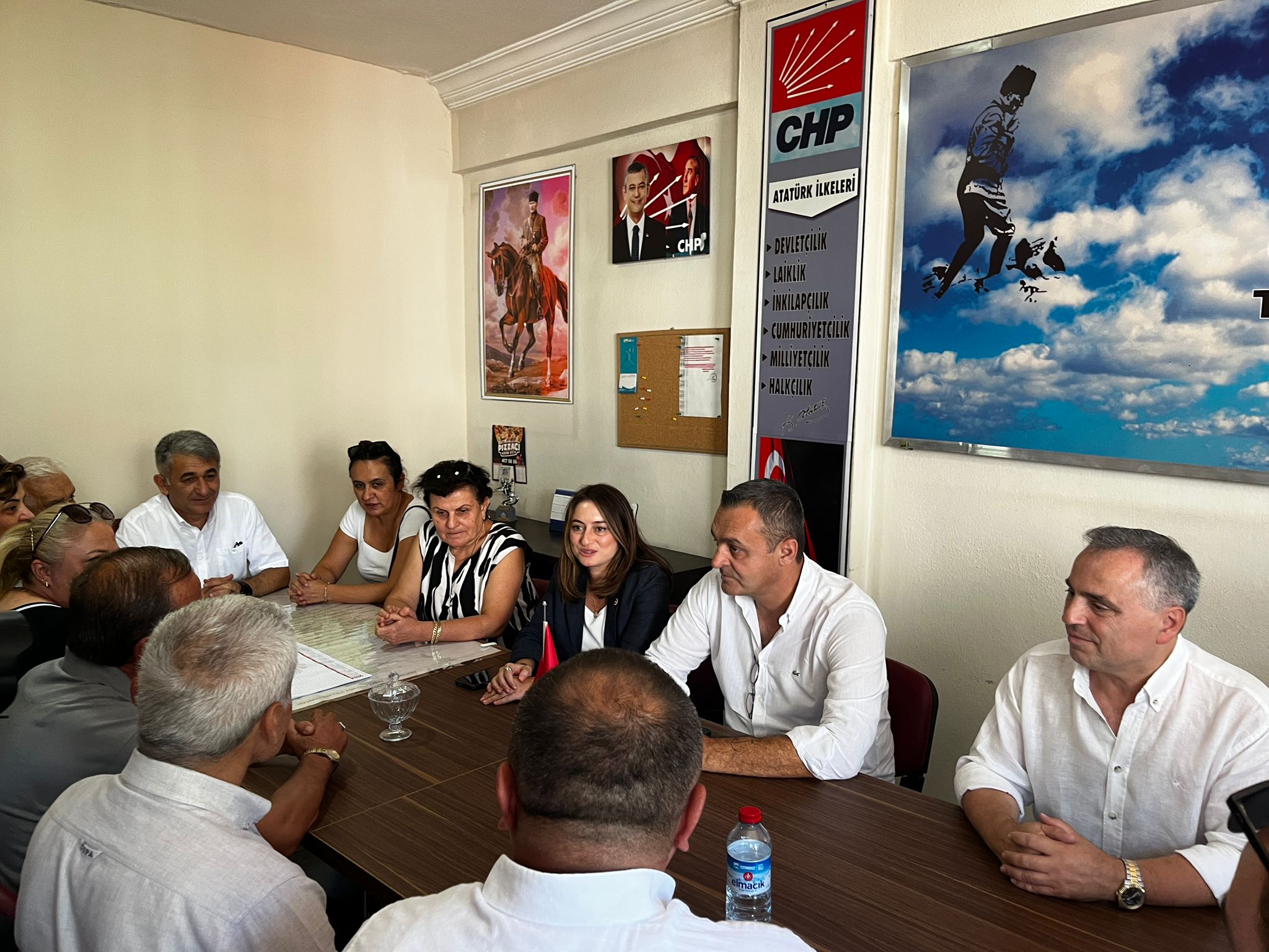 Chp Milletvekilleri Taşköprü Esnafıyla Bir Araya Geldi
