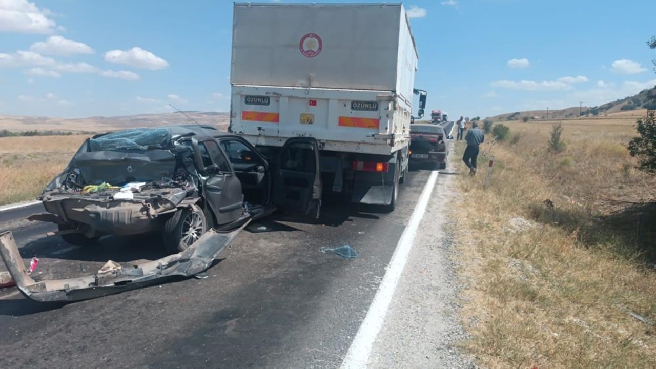 Çorum Feci Kaza 5 Araç (3)
